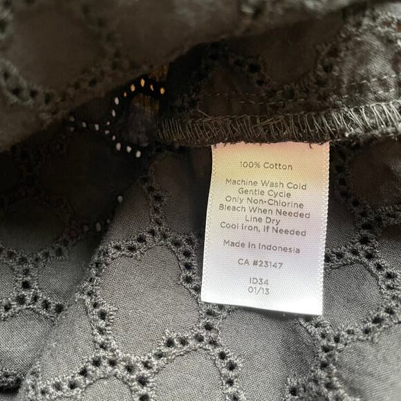 Talbots Blouse Lace Perforated Sleeveless 100% Cotton Black Size Small - Picture 7 of 7